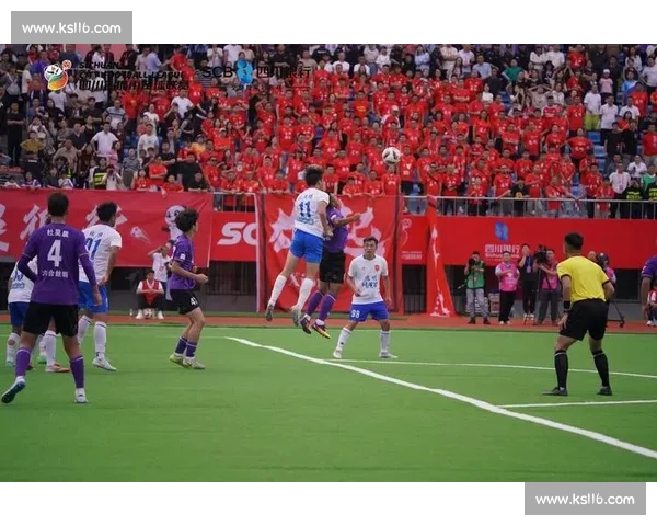 高原绿茵燃诗城 青超联赛海西主场热战正酣